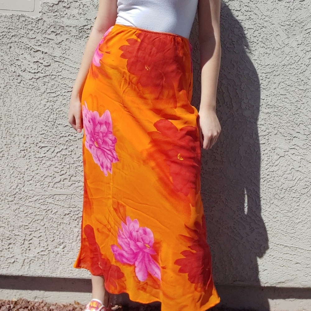 Floral 90s maxi skirt